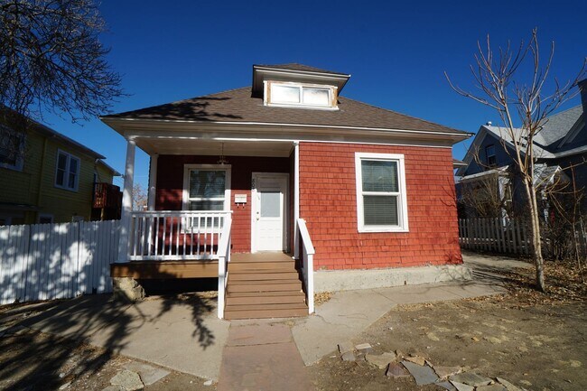 Building Photo - 808 East Kiowa Street