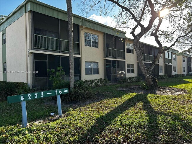 Foto del edificio - 4276 NW 89th Ave