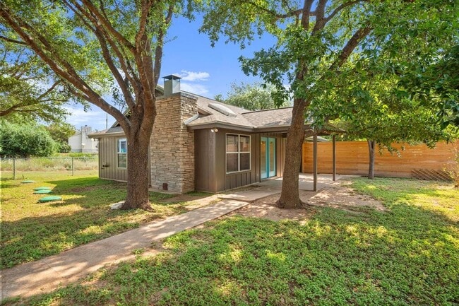 Building Photo - 1601 West Ln