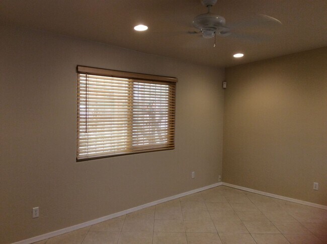 Foto del edificio - SHORT TERM RENTAL - APRIL - MID JULY