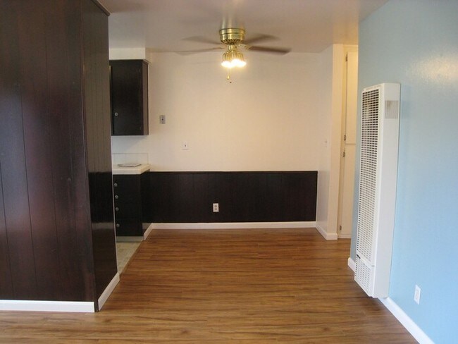 Building Photo - Enchanting 1bdr in Non-Smoking complex
