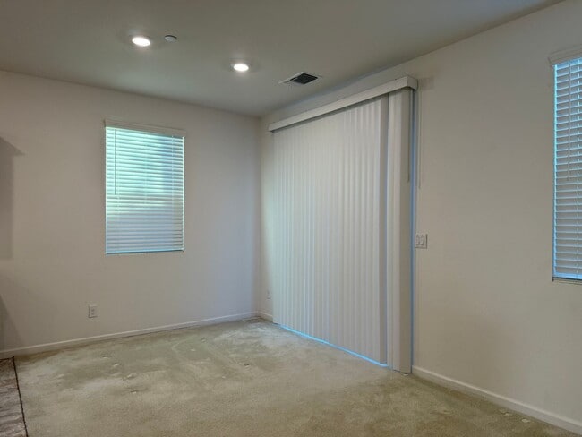 Photo - Beautiful Natomas 3 Bed / 2 Bath! House