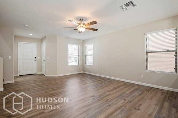 Foto del edificio - NOW AVAILABLE! - 6381 W Barbara Ave, Glend...