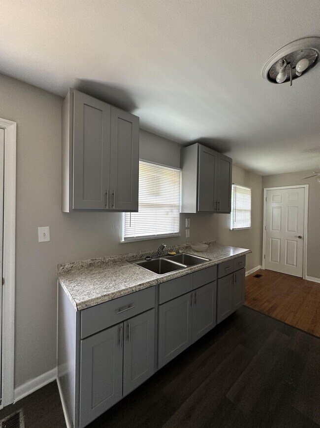 Foto del edificio - 314 Cedarwood St