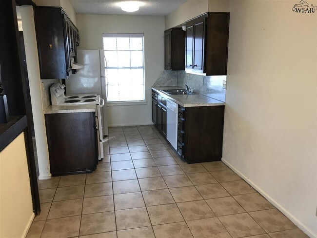 Building Photo - 4594 Mistletoe Dr