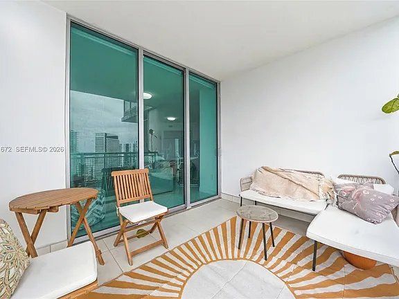 Foto del edificio - 350 S Miami Ave