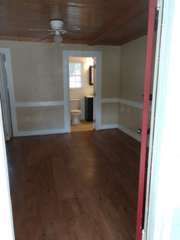 Building Photo - 7 Bent Oaks Ln