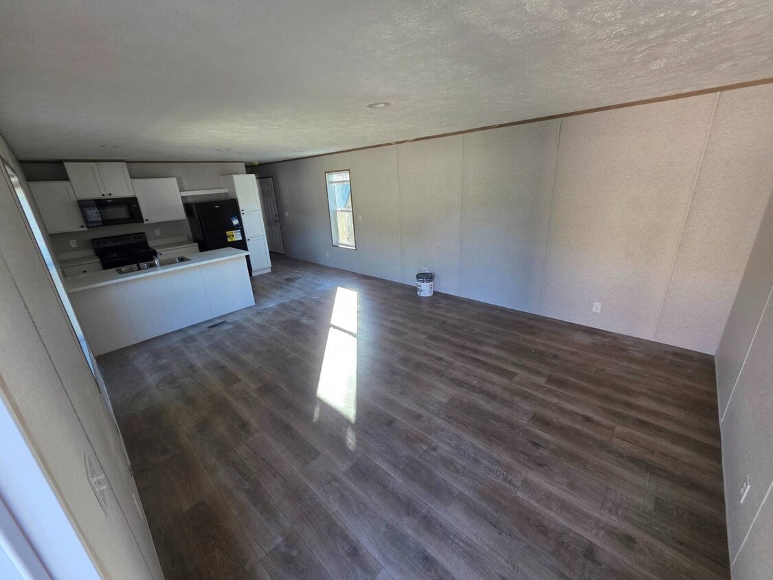 Building Photo - 304 Landrey Dr