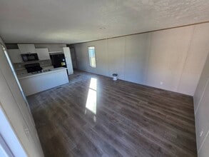 Building Photo - 304 Landrey Dr