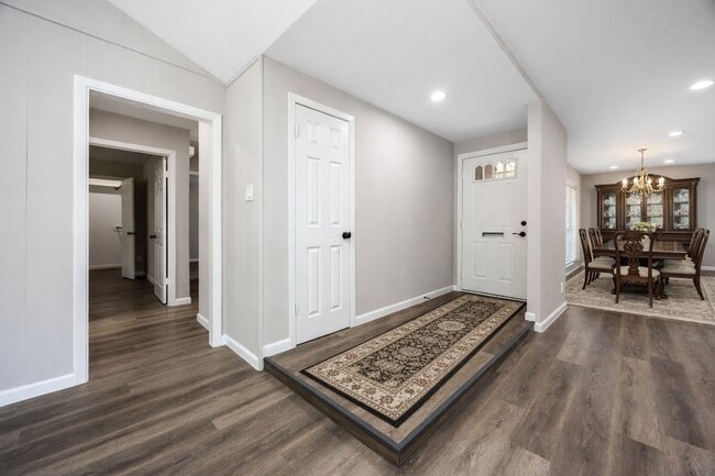 Foto del edificio - 8826 Tanager St