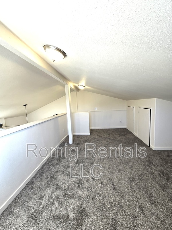 Building Photo - Cent- 1206 B Street