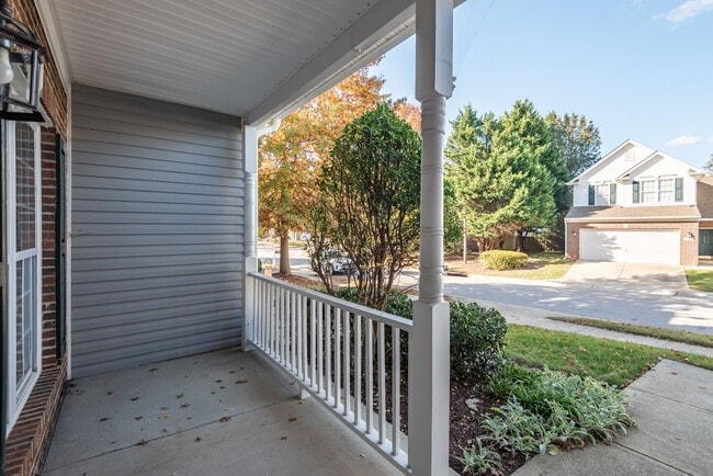 Building Photo - Fenced yard 4 bedroom townhouse in North R...