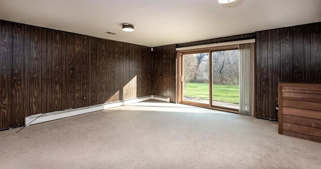 Building Photo - 732 Cheryl Dr