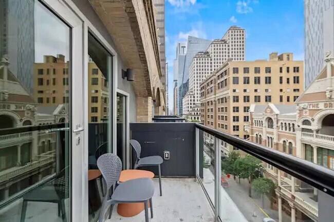 Foto del edificio - 505 W 7th St