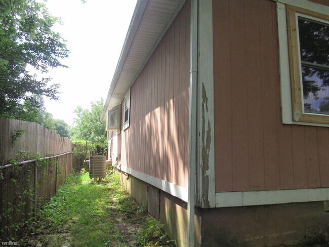 Building Photo - 3 br, 1 bath House - 2673 Delta Ct