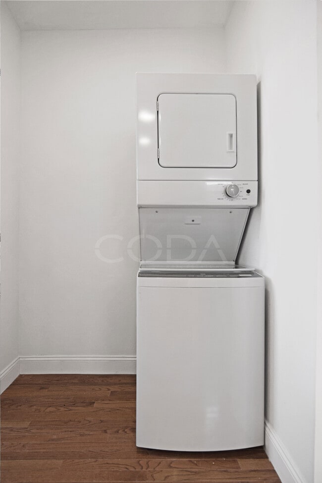 Foto del edificio - 5947 58th Ave