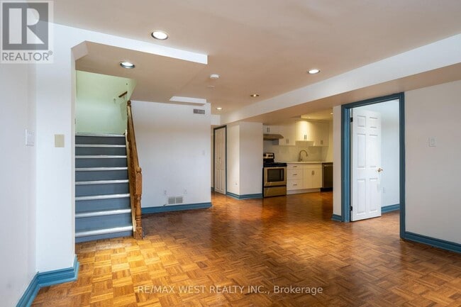 Building Photo - 28 Paragon Rd