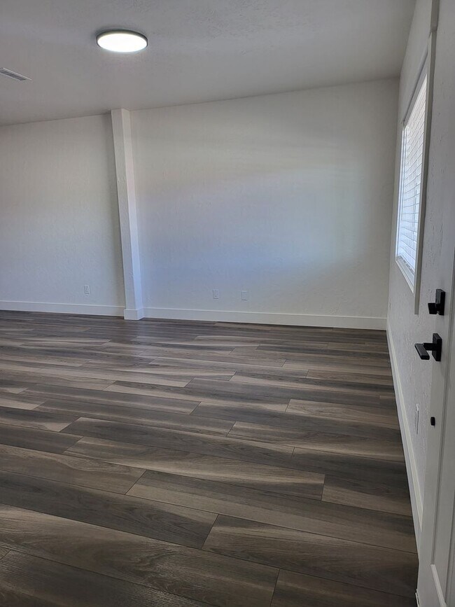 Foto del edificio - 1303 N Daniel St