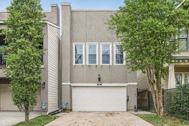 Building Photo - 1135 Louise St