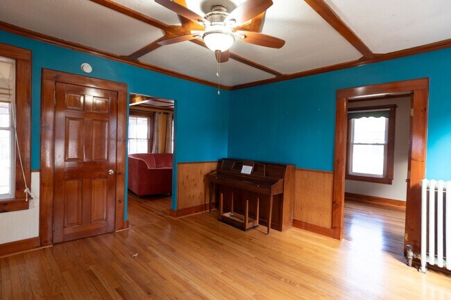 Foto del edificio - 4 Bedroom house conveniently located in Florence