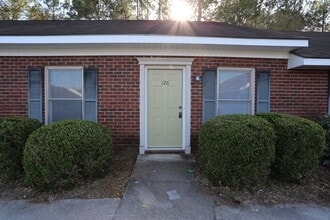 Building Photo - 140 Lanier Dr