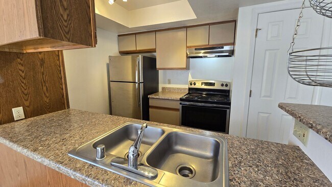 Building Photo - 239 Cheney St