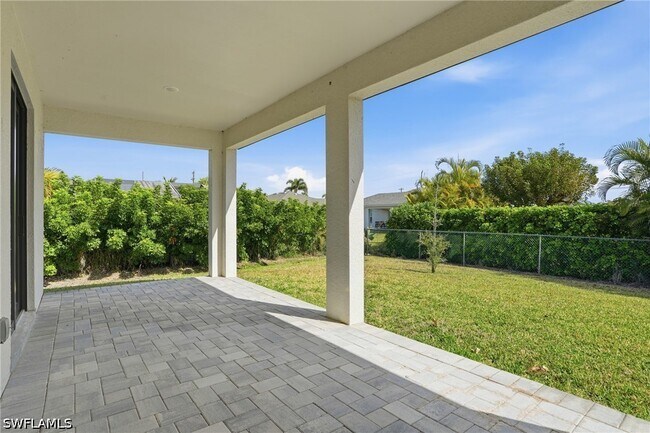 Foto del edificio - 2303 NW 18th Pl