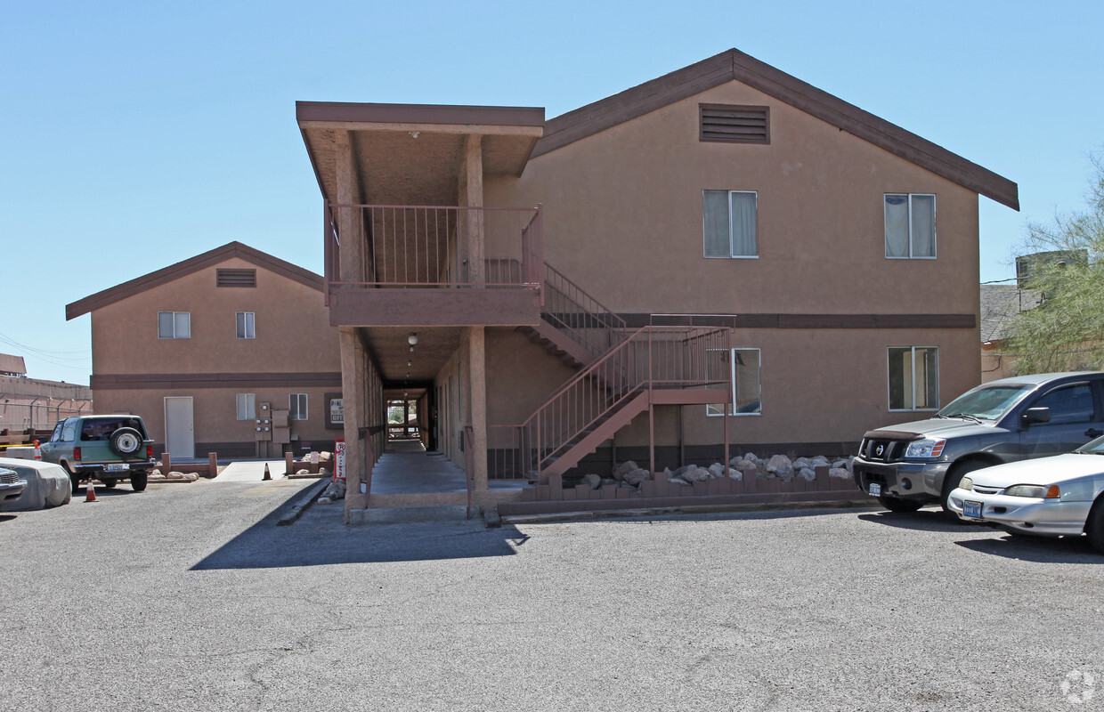 Primary Photo - Pine Creek Apartments