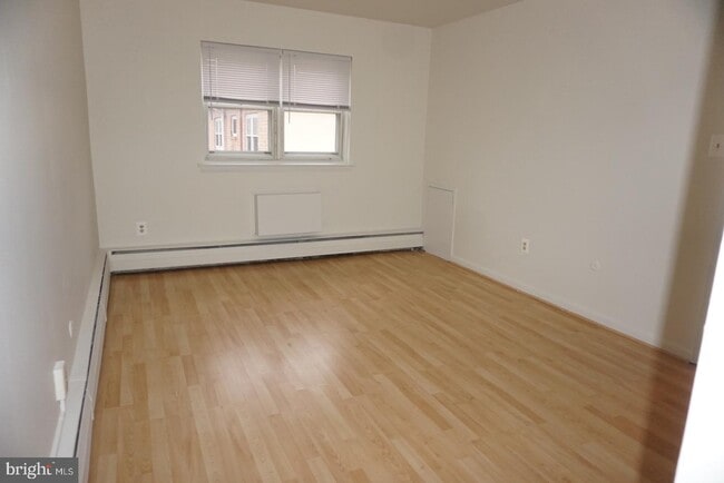 Foto del edificio - 335 E Lancaster Ave