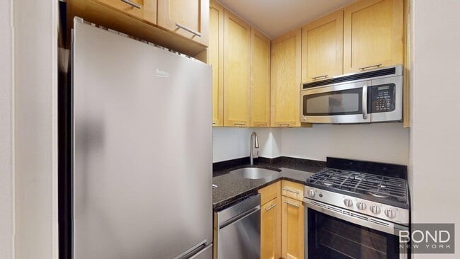 Building Photo - 435 E 79th St
