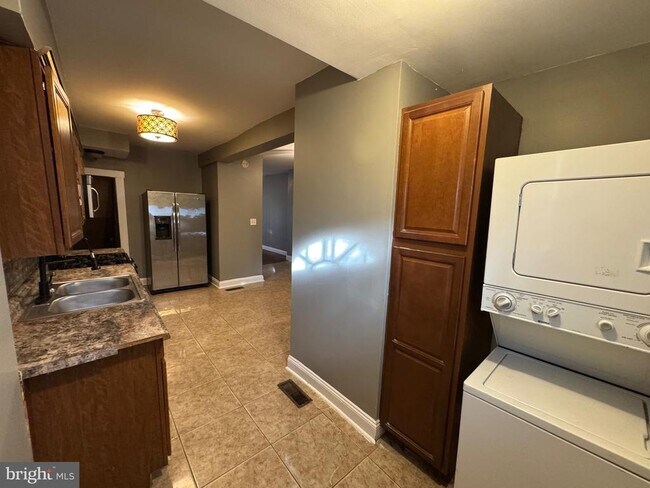 Foto del edificio - 1321 Cambria St