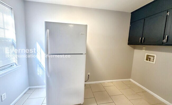 Foto del edificio - 1100 Cotton Ave SW