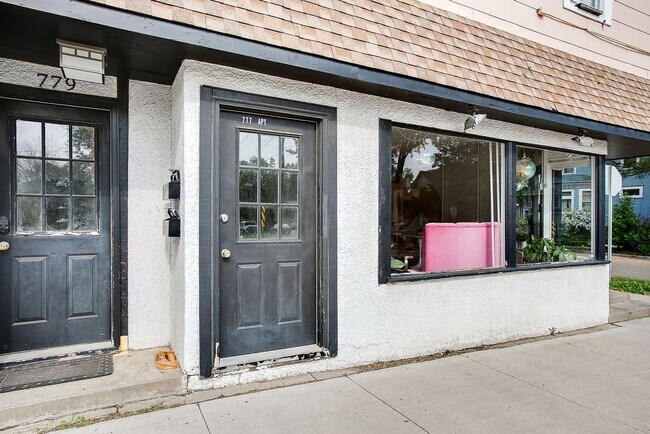 Foto del edificio - 777 Smith Ave S