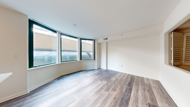 Interior Photo - 1301 Thomas Circle
