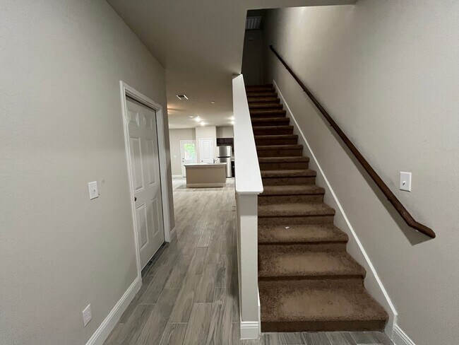 Building Photo - 7409 Savannah Brooks