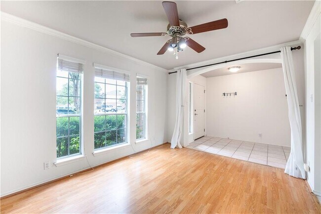 Foto del edificio - 2300 Natalie Cove