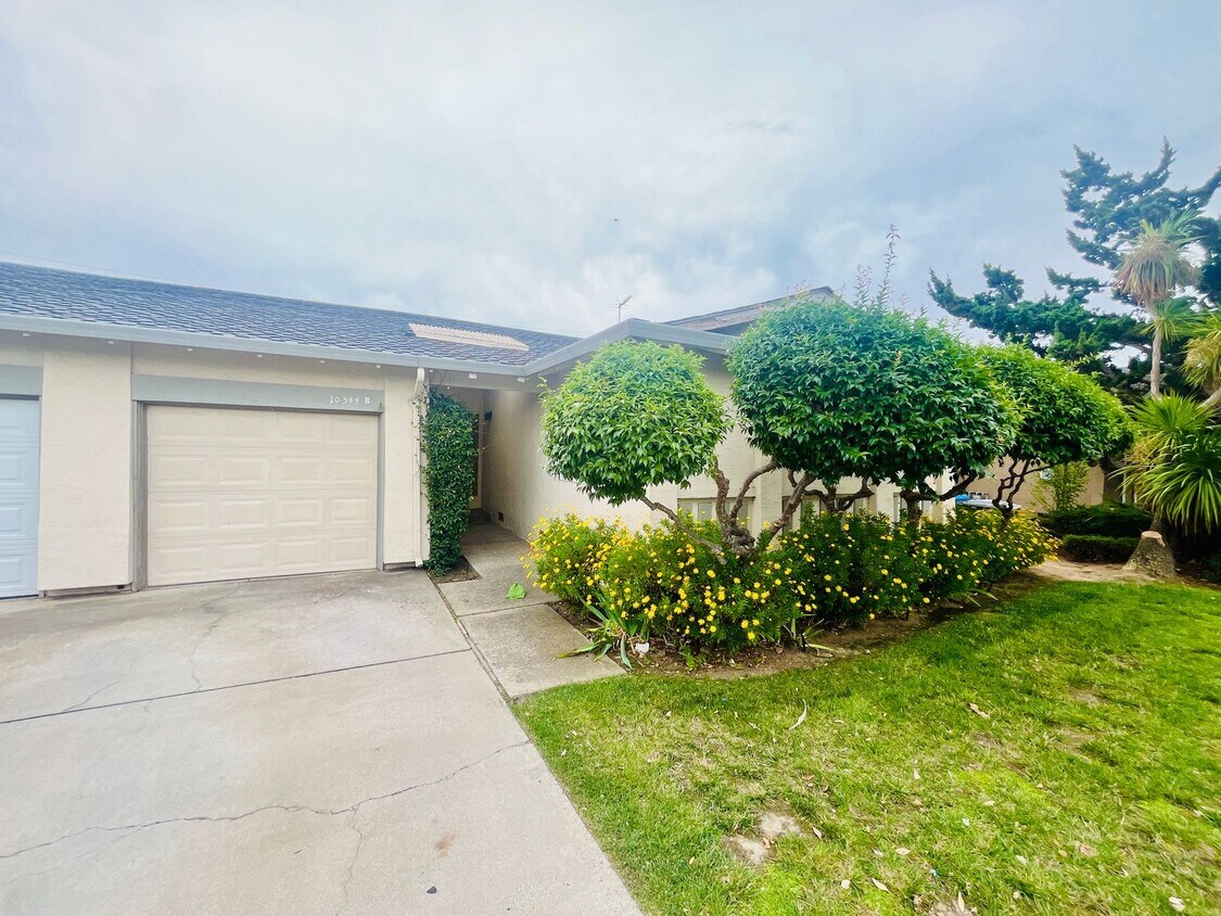 Foto principal - 10344 Vista Dr