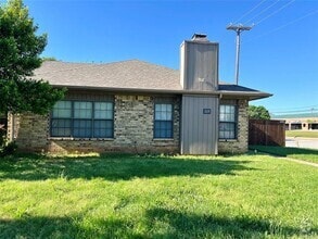 Building Photo - 2028 Parkside Ct