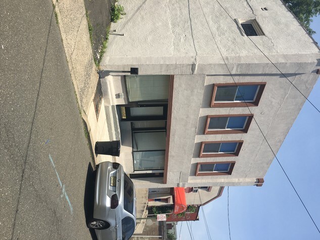 Building Photo - 12 Hartley St