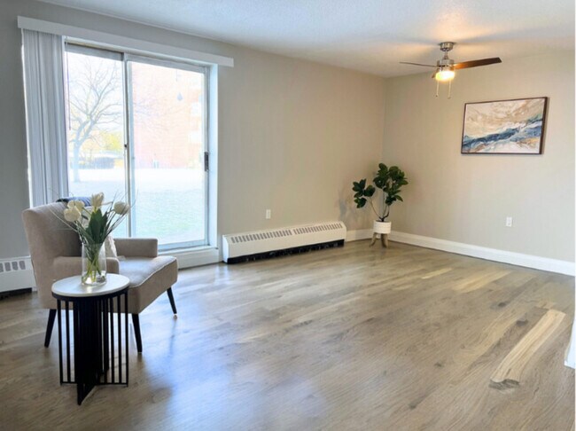 Photo du bâtiment - Regency Court Apartments - Kathleen