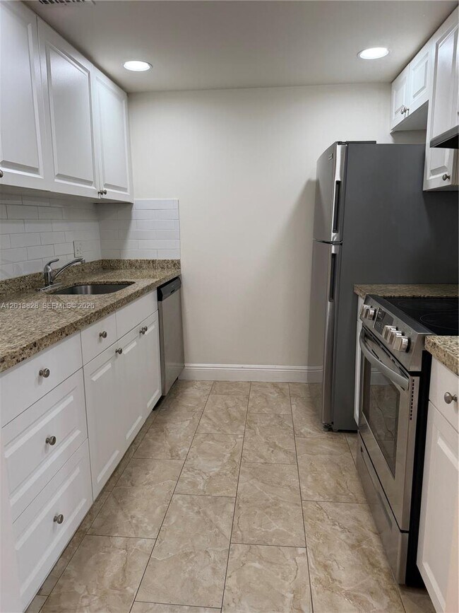 Foto del edificio - 1551 SW 135th Terrace