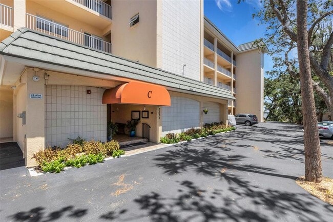 Foto del edificio - 8635 Midnight Pass Rd