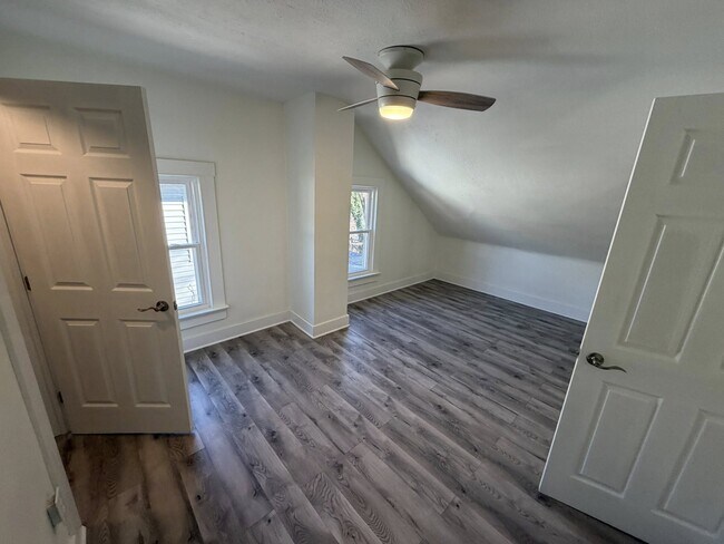 Foto del edificio - 2128 Norwood Blvd