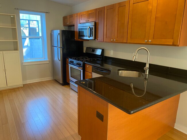 Kitchen - 1612 Christian St