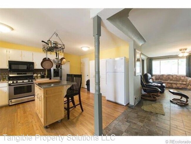 Building Photo - 3 br, 3 bath House - 5275 Perry St.