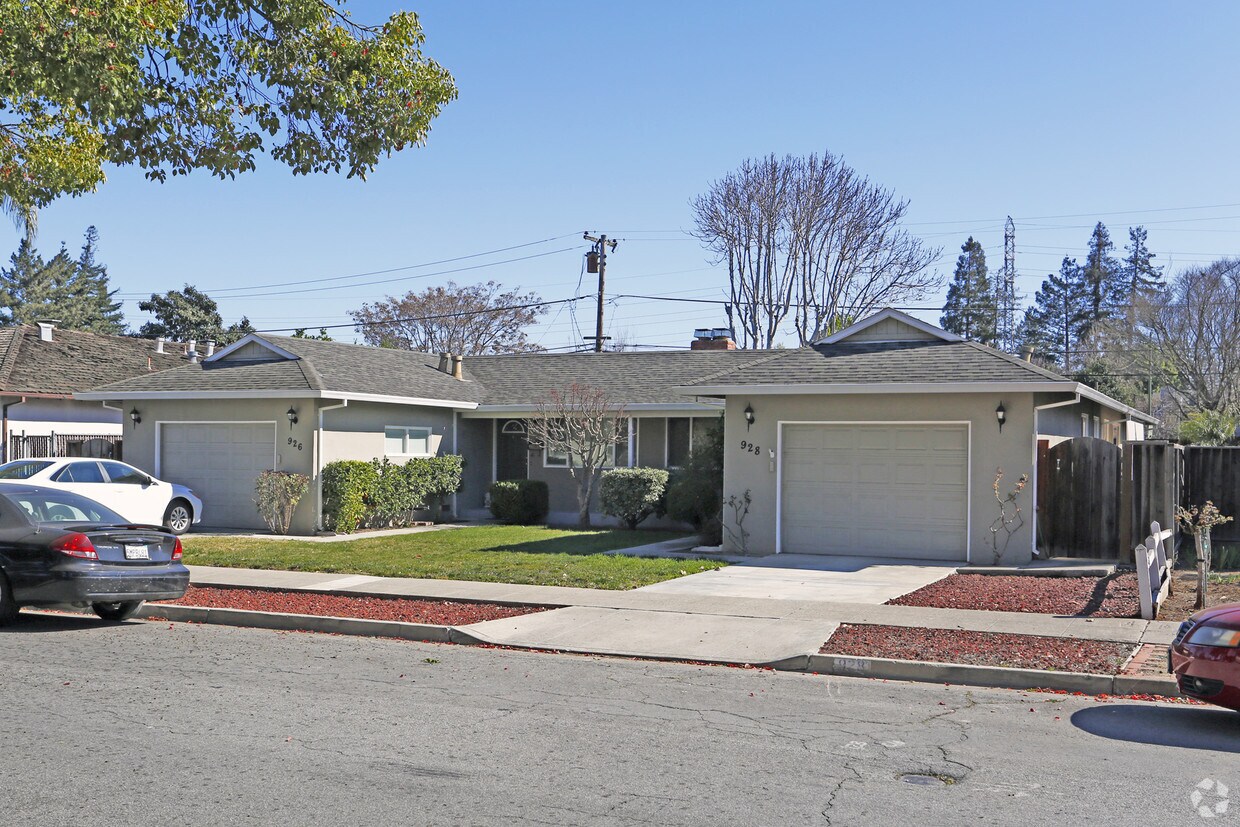 Primary Photo - 928 Goodwin Ave
