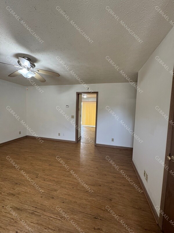 Foto del edificio - 12221 Walter St