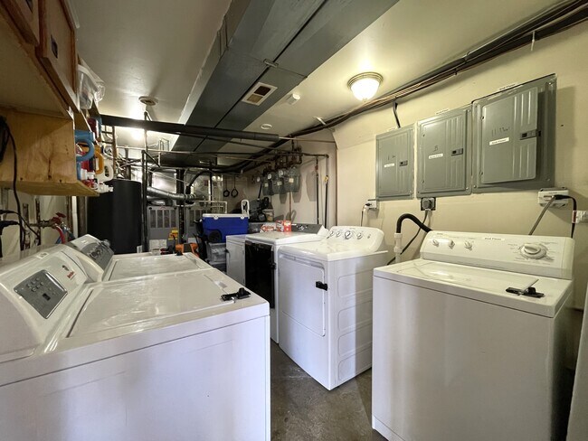 Foto del edificio - 3614 W Dickens Ave