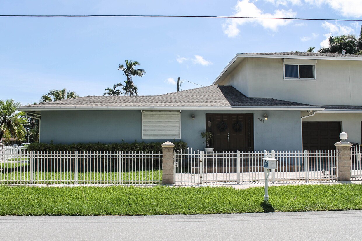 Primary Photo - 141 NE 3rd Street 1-2 Dania Beach Fl 33004