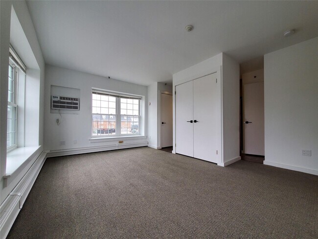 Foto del edificio - 100 Mariners Way